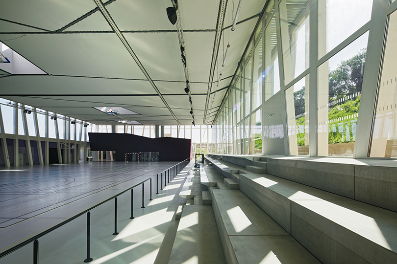 Complexe Sportif à Freneuse